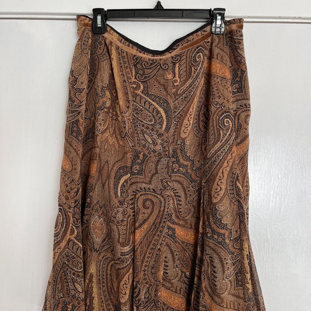 womans skirt
